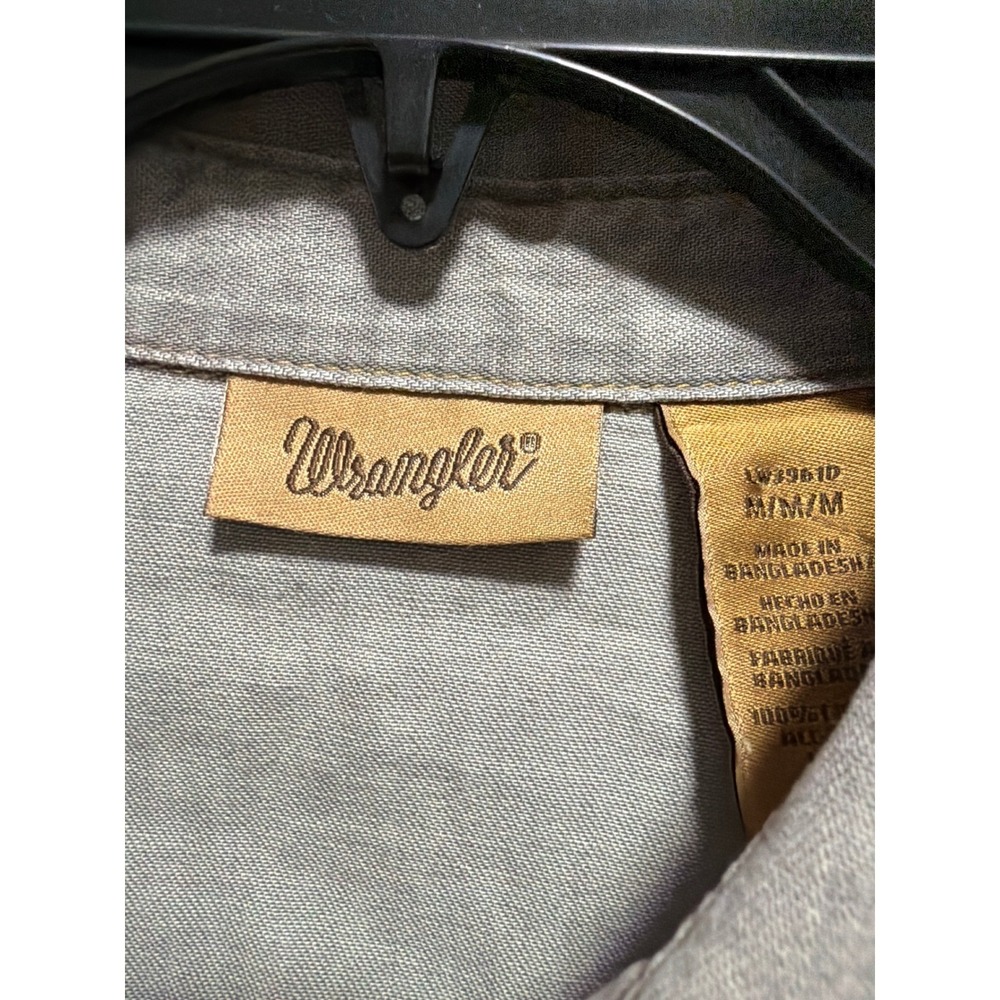 Wrangler Size M Button Down - Picture 2 of 3